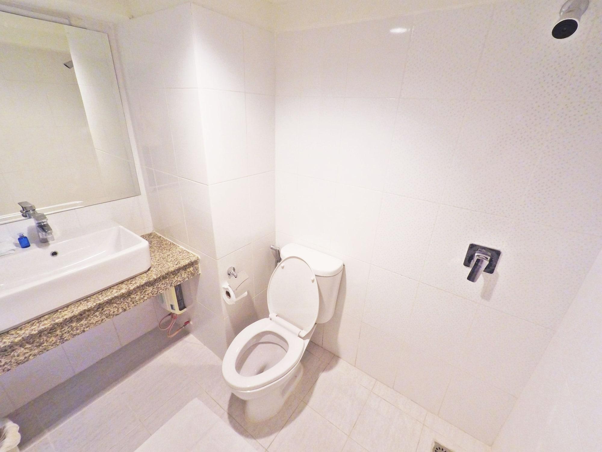 בנגקוק Romance Hotel Sukhumvit 97 מראה חיצוני תמונה